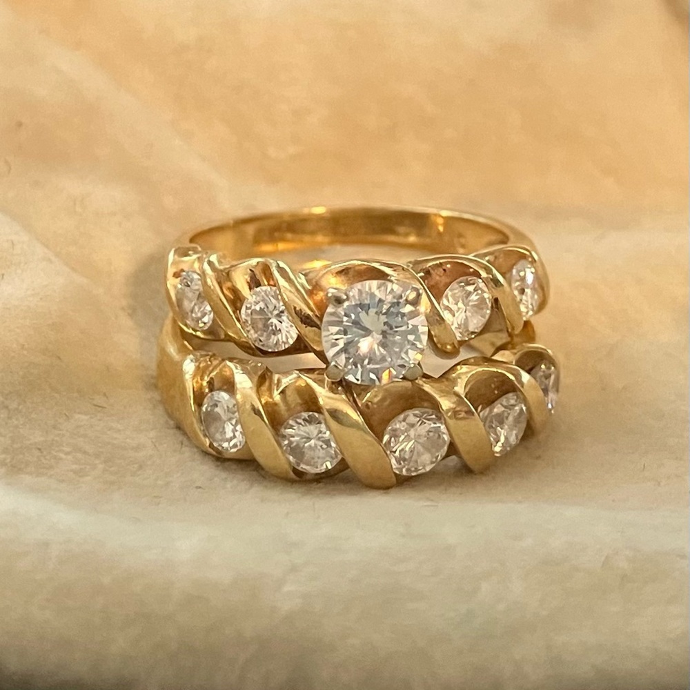 14K Yellow Gold wedding ring set. Size 4.5